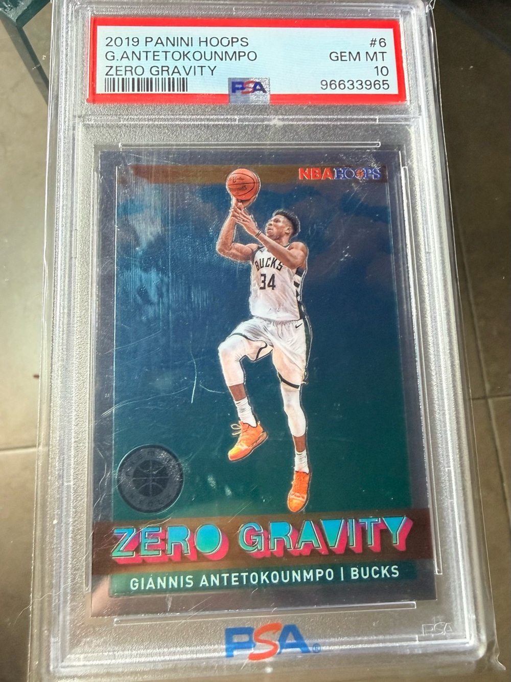 2019 PANINI HOOPS ZERO GRAVITY #6 GIANNIS ANTETOKOUNMPO PSA 10. Beautiful card .
